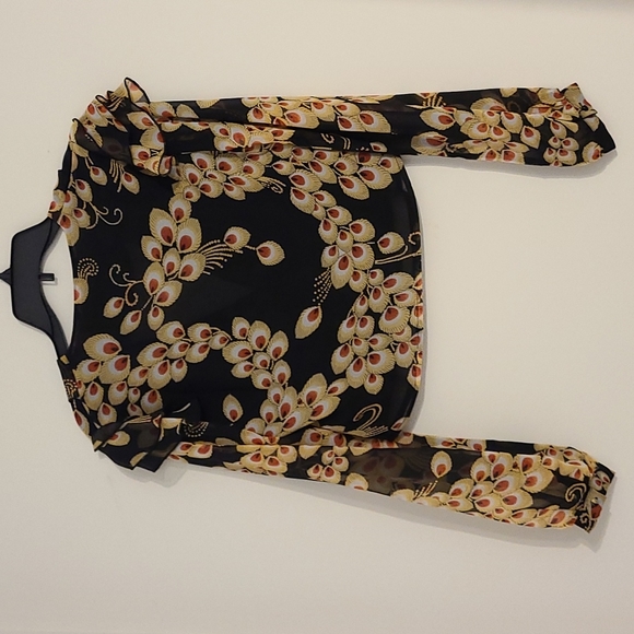 Senlis Sheer Ruffle-Detail Crop V-Neck Top- Women - Picture 3 of 8